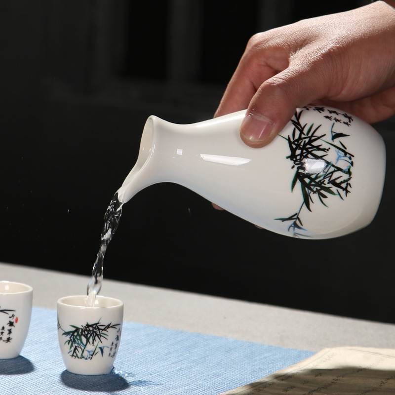 Chinese blue and white porcelain wine sets, white spirit cups, wine jugs, retro wine dispensers, e-commerce gifts, gift boxes, sets, and logos of wineries Specification image