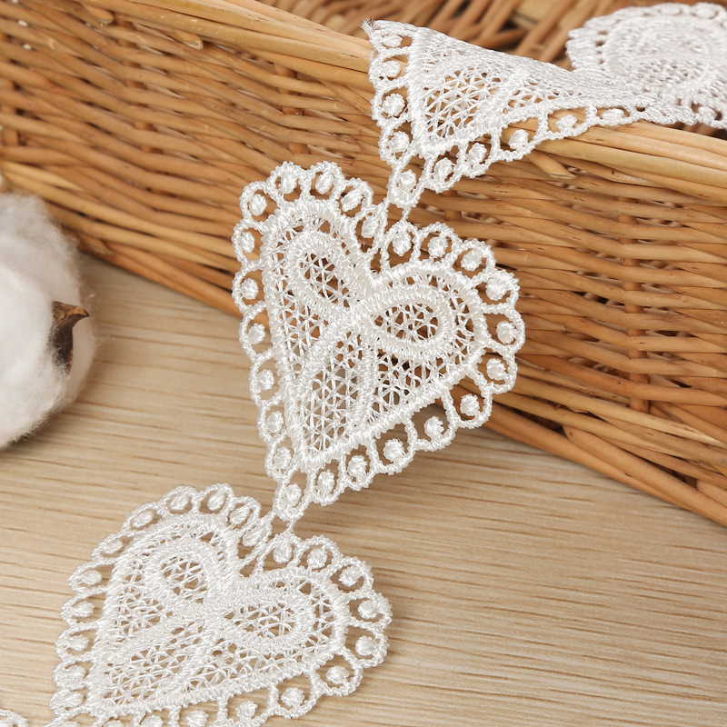 White heart-shaped lace is suitable for children's clothing. Butterfly polyester lace handicrafts. Each piece of lace is 20 yards Specification image