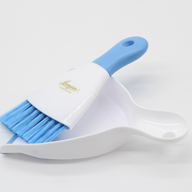 Jianjun Factory Direct Sales Desktop Mini Plastic Sweep Pan Set Car Cleaning Brush Multi-Function Brush Set Brush Application Scenario