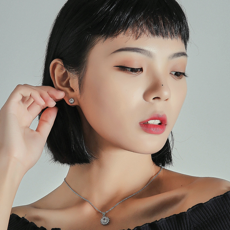 The popular new zircon jewelry geometric Sun fashion high-end necklace and earring set supports one-piece consignment details Picture