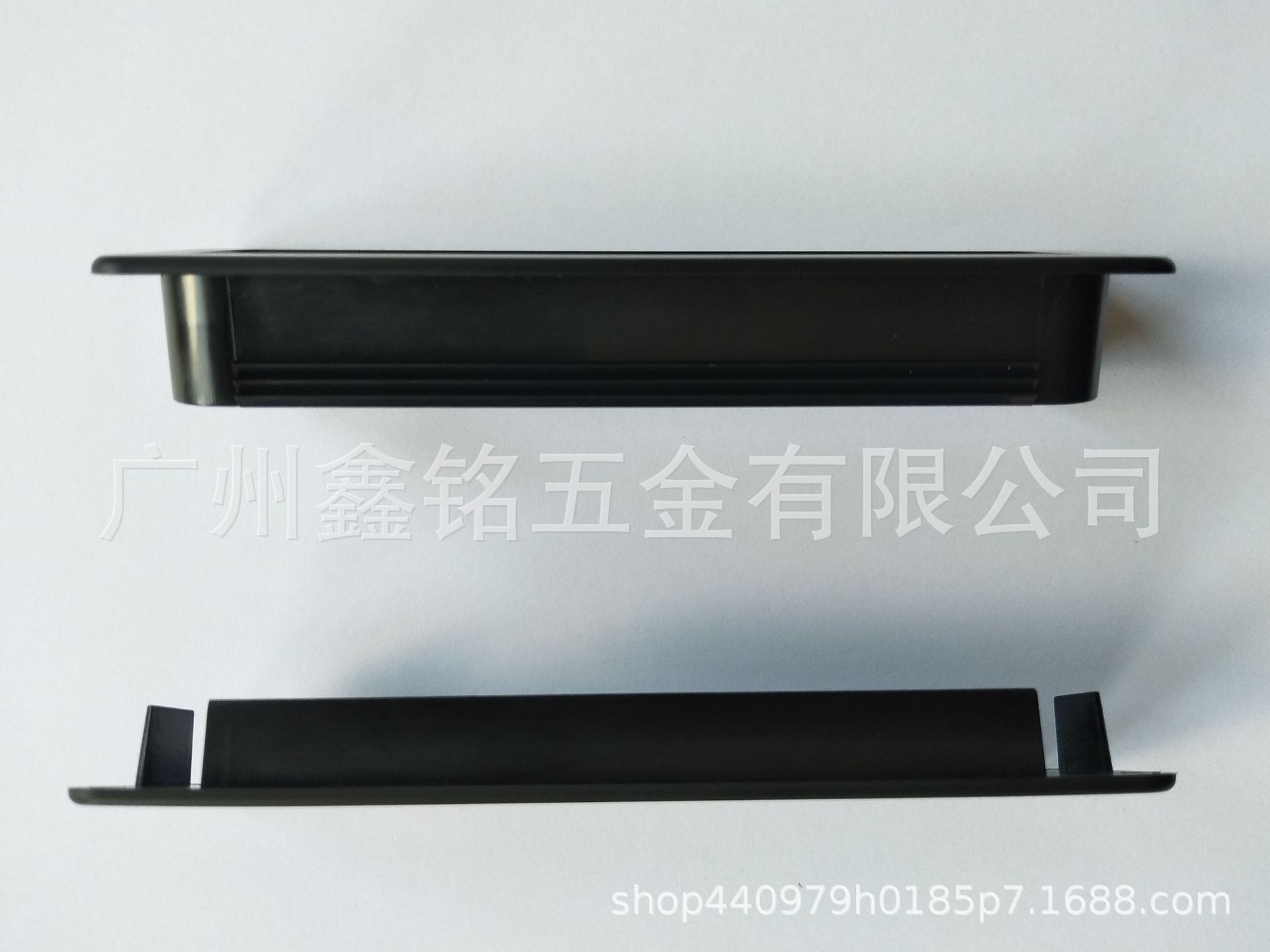 Wholesale manufacturer of non-drilling plastic handle furniture cabinet doors, drawers, square front and back folding glass door and window sliding handles Application Scenario
