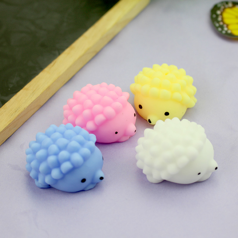 Factory wholesale of cute and stress-relieving TPR soft rubber balls with random cute animals to relieve stress Application Scenario