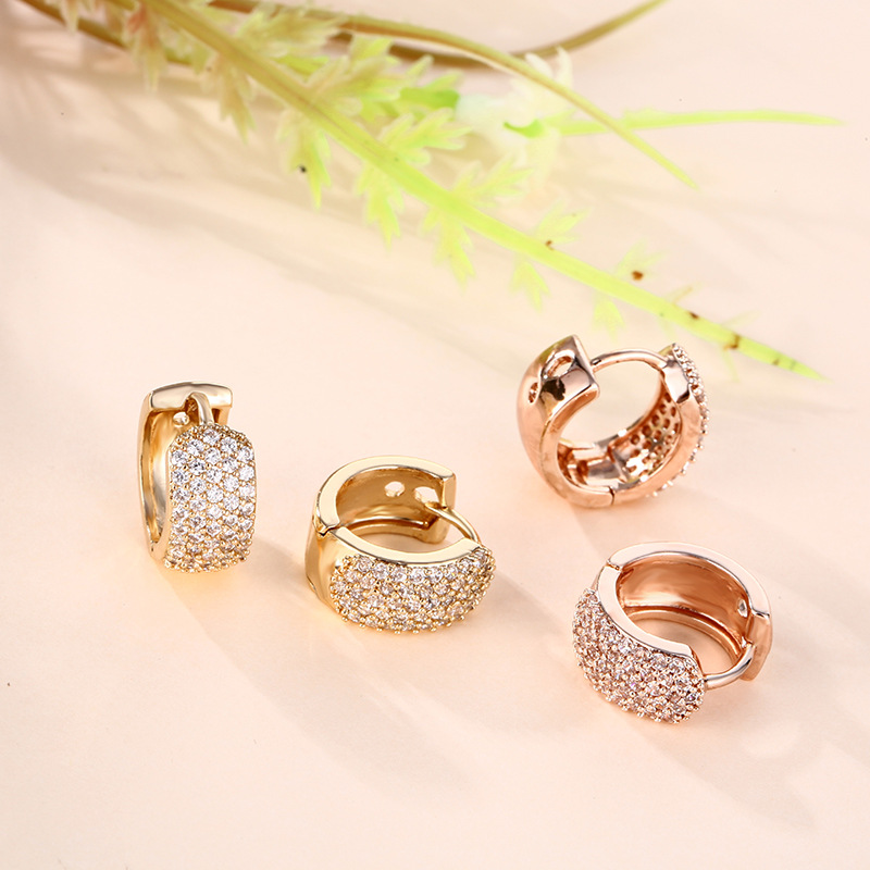Geometric full-diamond ear rims, a stylish zirconia, diamond-encrusted copper, silver-plated zirconia ear clips
