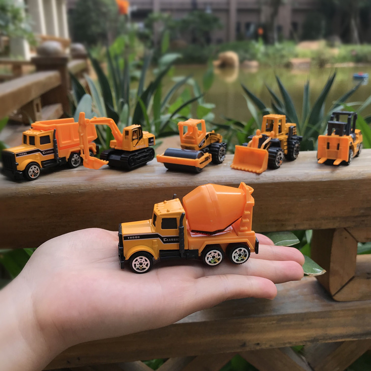 Children's alloy car models 6 pieces each, 5 simulation engineering vehicles, toys, excavators, fire engines, baby Huili cars wholesale Application Scenario