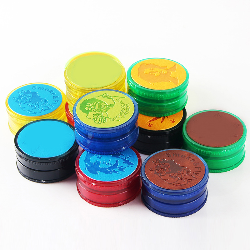 40mm60MM塑料磨烟器迷你贴皮碎烟器烟丝研磨器跨境货源磨烟器