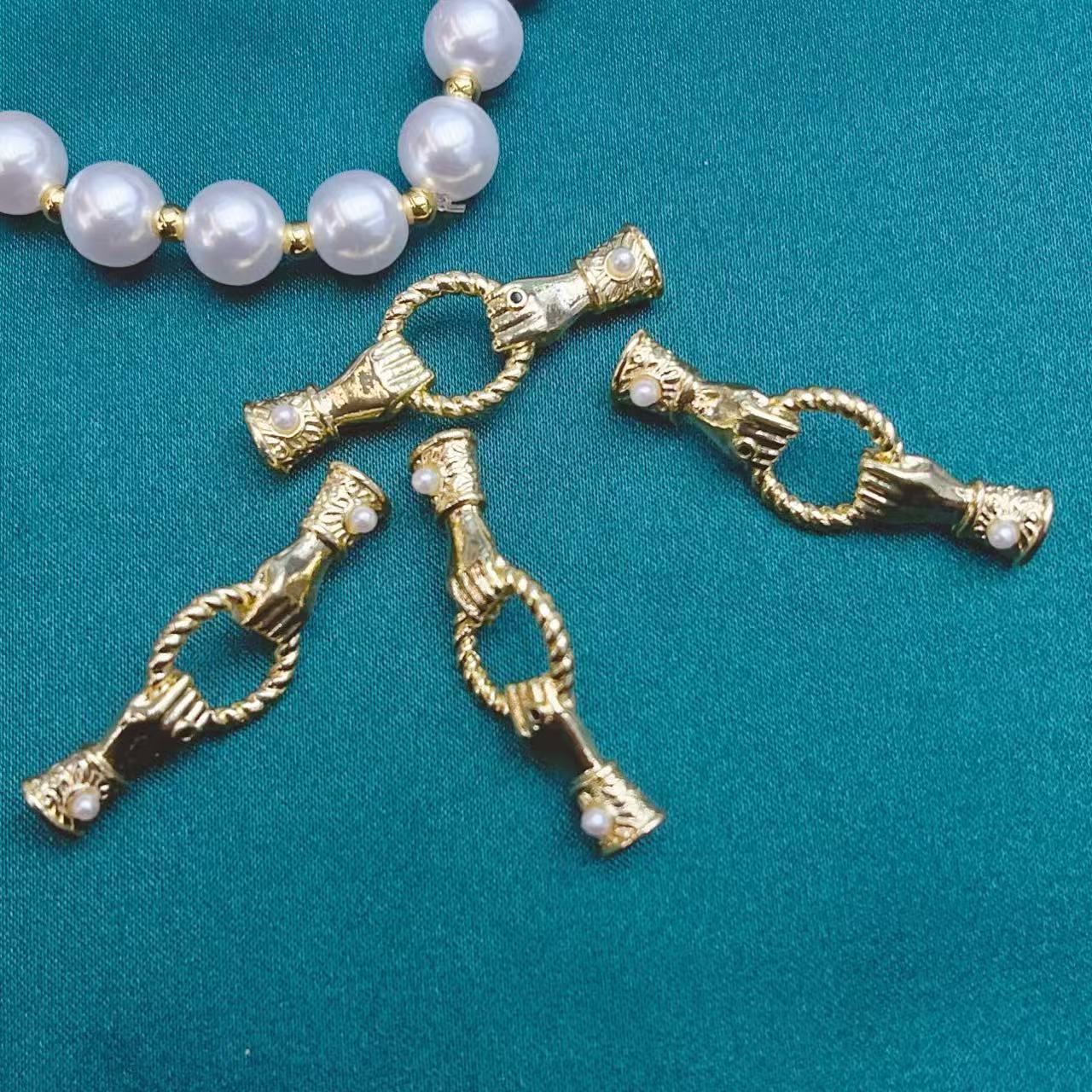 14K gold-plated color-preserving pendant with sheep eye bead setting and zircon hand-held ring connection piece diy pearl necklace pendant accessory details Picture