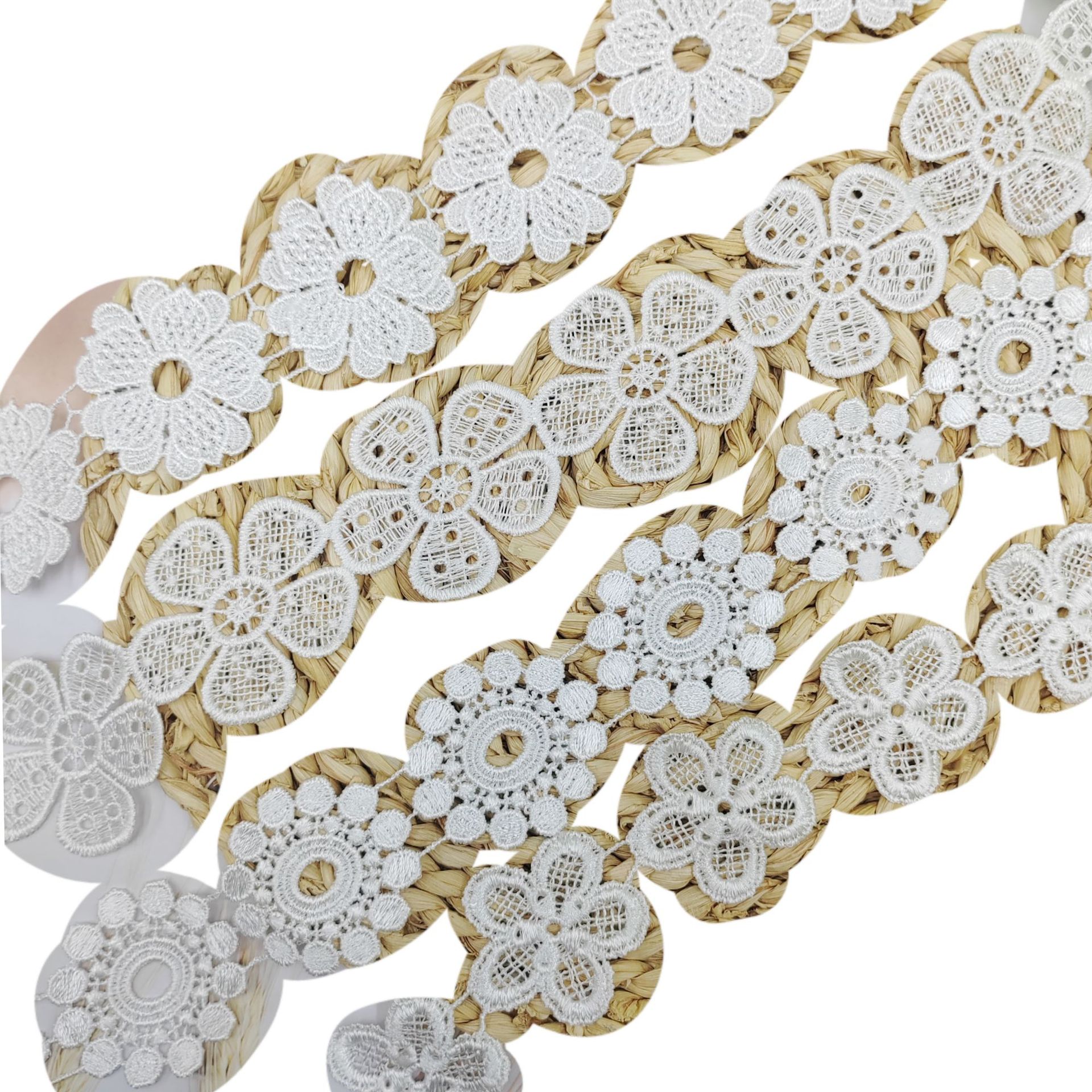 Factory direct sales of lace, water-soluble barcode, polyester milk silk, flower DIY webbing, clothing accessories and embroidery Item Picture