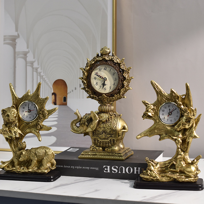 American Retro Animal Clock Table Table Table Decoration Home Living Room Study Bedroom Resin Decoration Application Scenario