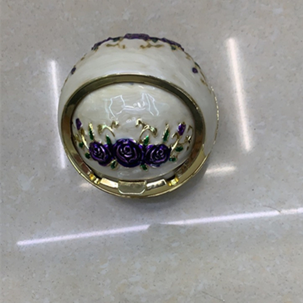 创意可开关烟灰缸细节图