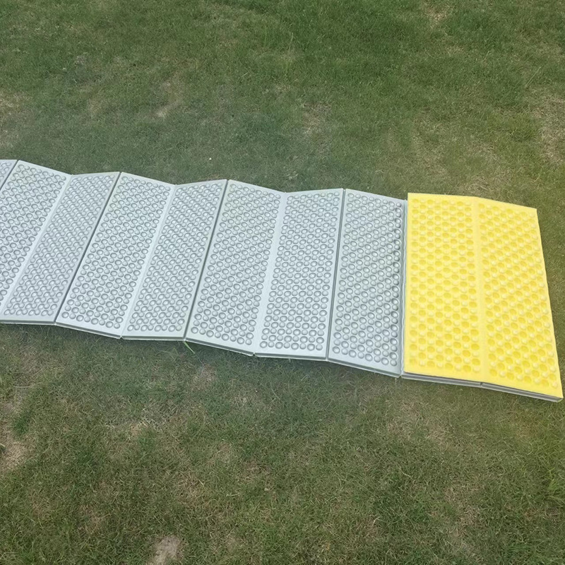 Outdoor Camping Aluminum Film Waterproof Mat Beach Sleeping Mat Aluminum Foil Pe Egg Trough Mat Egg Nest Sleeping Mat Tent Camping Mat Specification drawing