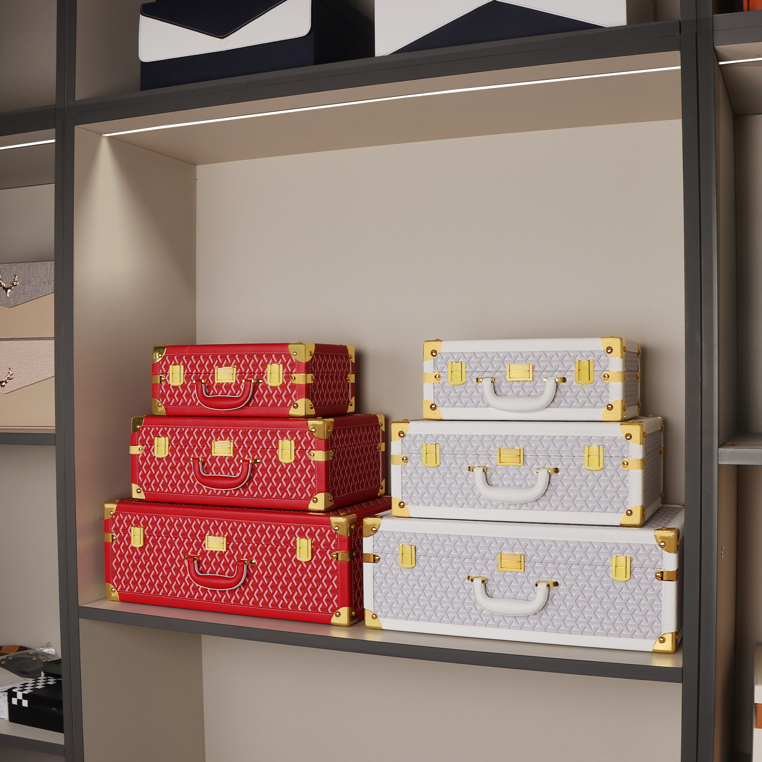 High-end leather storage box, large capacity, super large clothing storage box, trunk storage and organization, decorative box Application Scenario