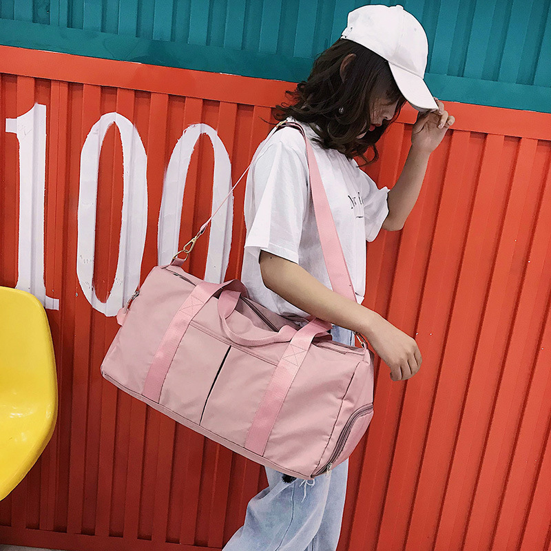 Cross-border outdoor sports bag, Korean-style yoga and fitness bag, large-capacity dry and wet separation single-shoulder travel bag with logo printing Application Scenario