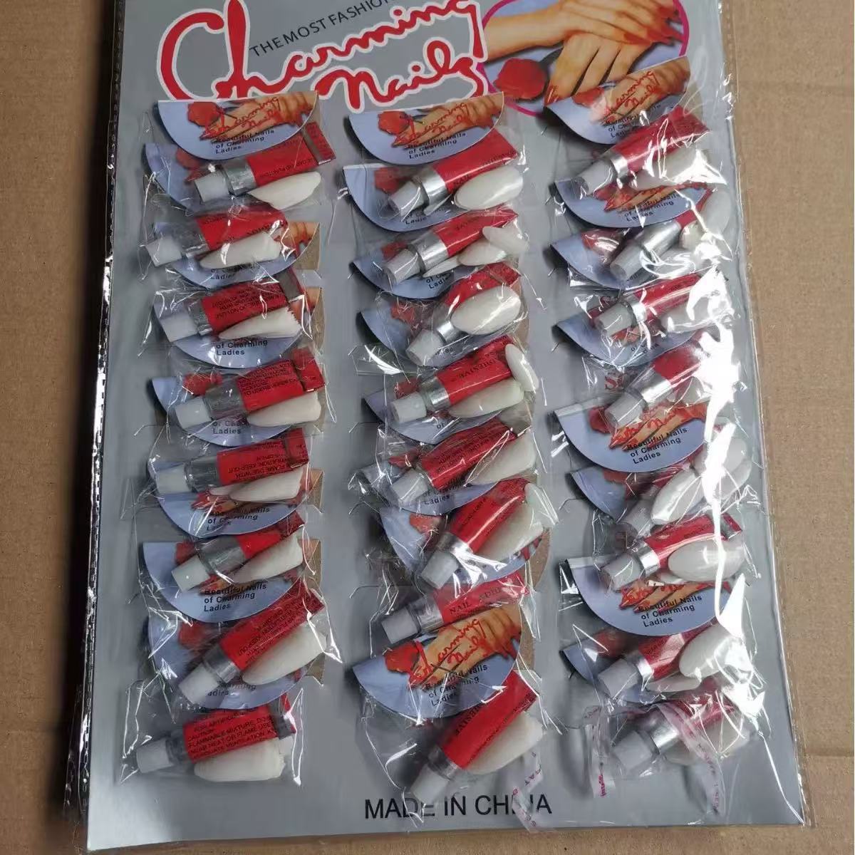 灰卡指甲  卡装假指甲