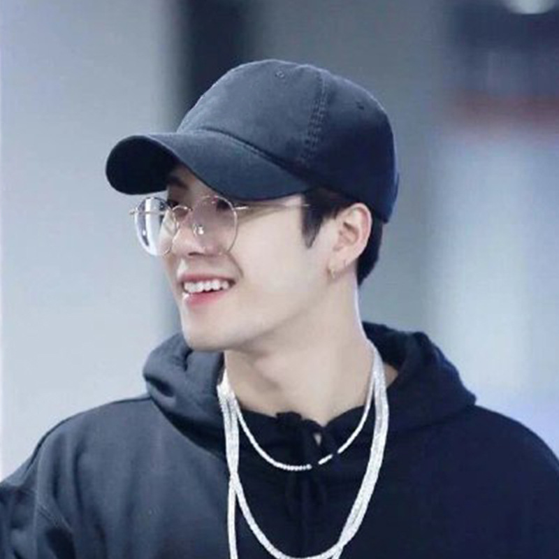 Jackson Wang's same style soft-top glossy baseball cap, men's large-head cap, baseball cap, and women's trendy solid-color sun cap are in stock details Picture
