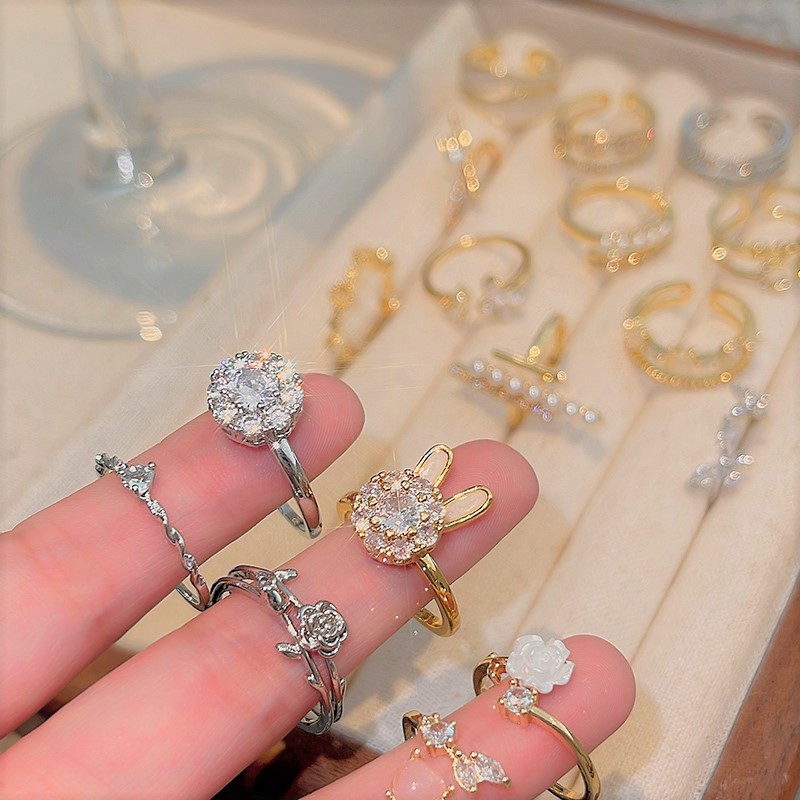 Light luxury, niche, super flash zircon heart-shaped ring, women's ins style, high-end design sense, open index finger ring wholesale Application Scenario