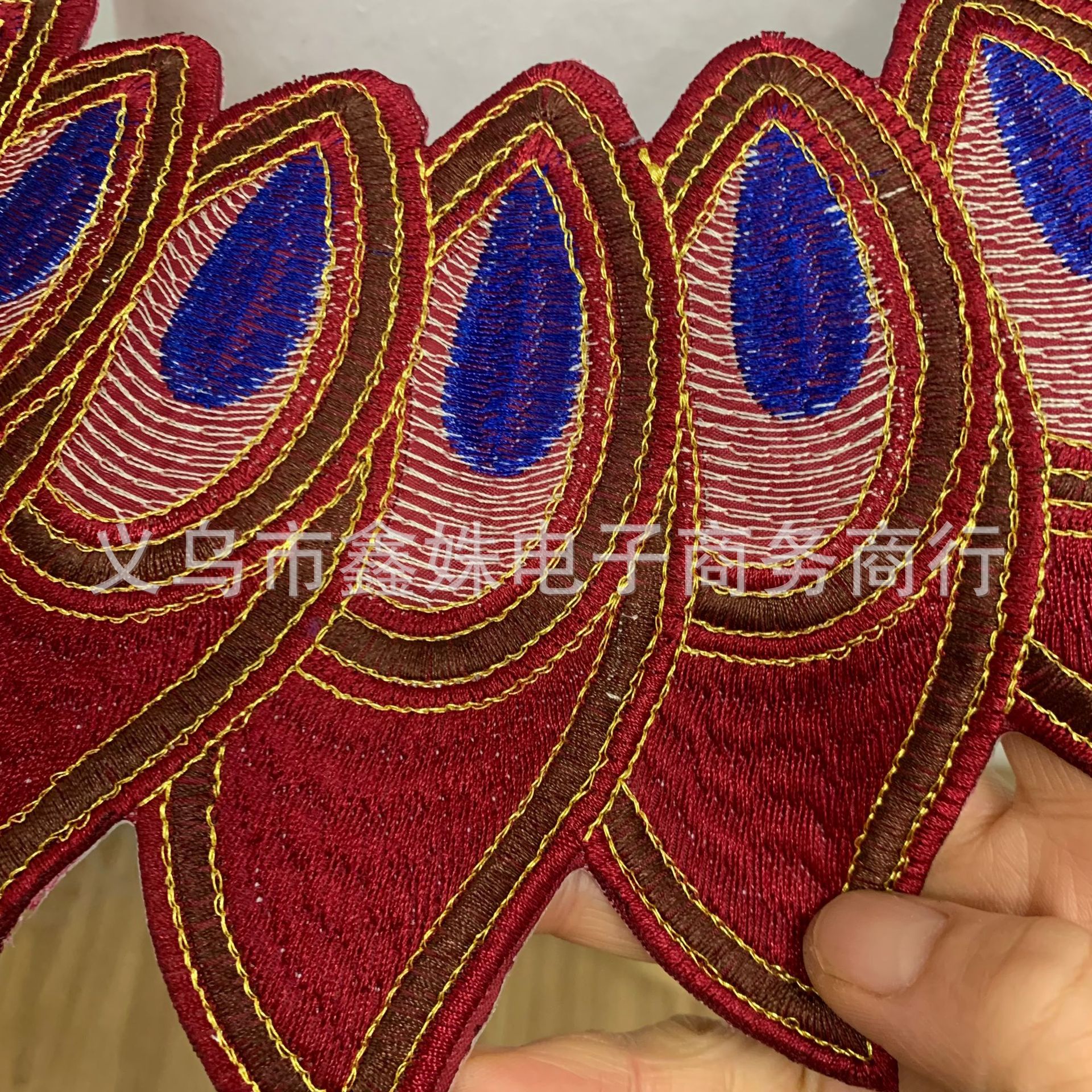 Factory direct sales for foreign trade, specializing in large-sized collared stage costumes, opera and animation accessories details Picture