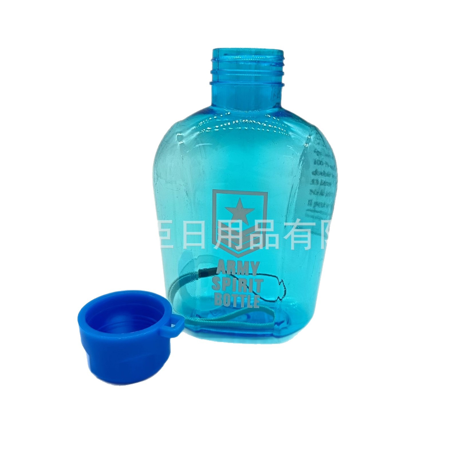 This minimalist flat water bottle is a portable plastic water cup for both male and female students. It is shockproof and can be carried by hand Item Picture