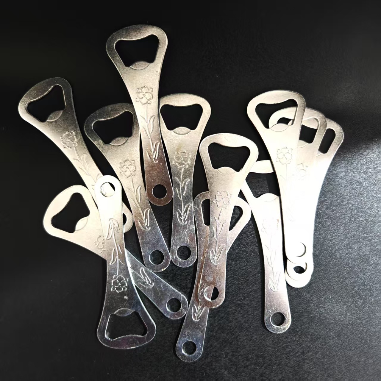 【 Doorway 】110 Wine opener 50 per bundle 1500 per piece 110 Wine opener Large Bottle opener Metal rose Beer screwdriver New style 1 yuan supply source wholesale from street stalls Item Picture