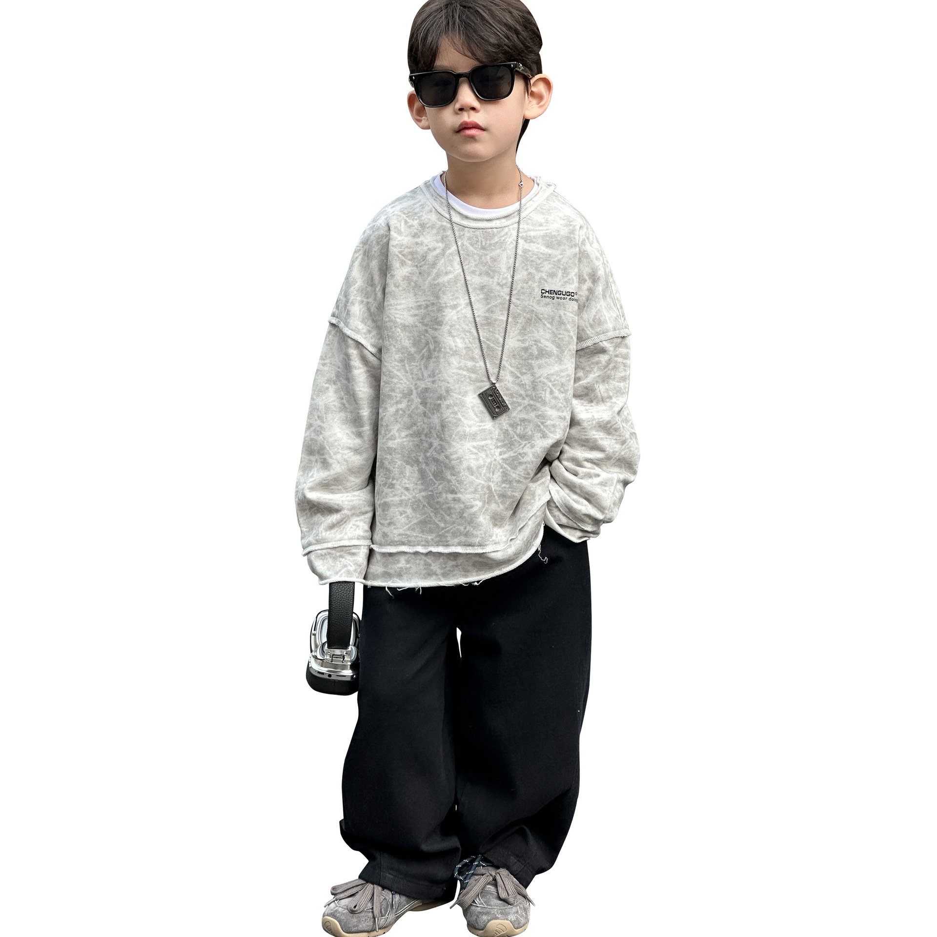A new Korean-style hoodie for boys in spring 2025, a versatile and casual top for children, a loose round-neck pullover for kids Item Picture