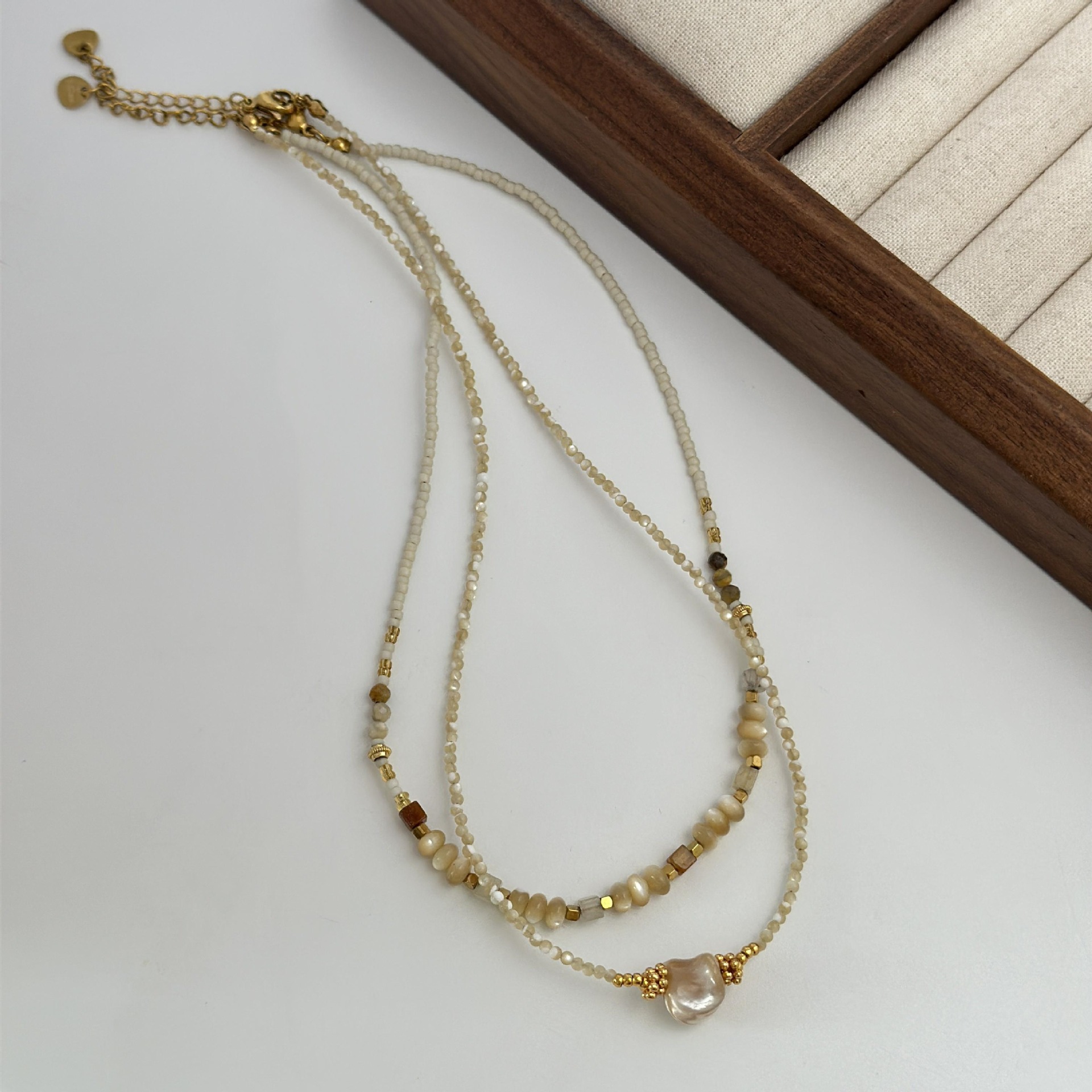 Gargantilla de herradura piedra natural cadena de clavícula apilada adornos de estilo medio personalidad collar de sentido superior gargantilla de citrino Specification image
