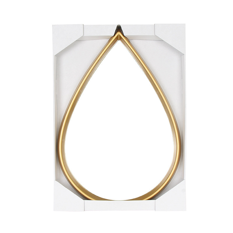 Cross-border best-selling golden-edge decorative mirror, creative teardrop-shaped wall-mounted decorative mirror, high-definition mirror surface, living room entrance decorative mirror Application Scenario