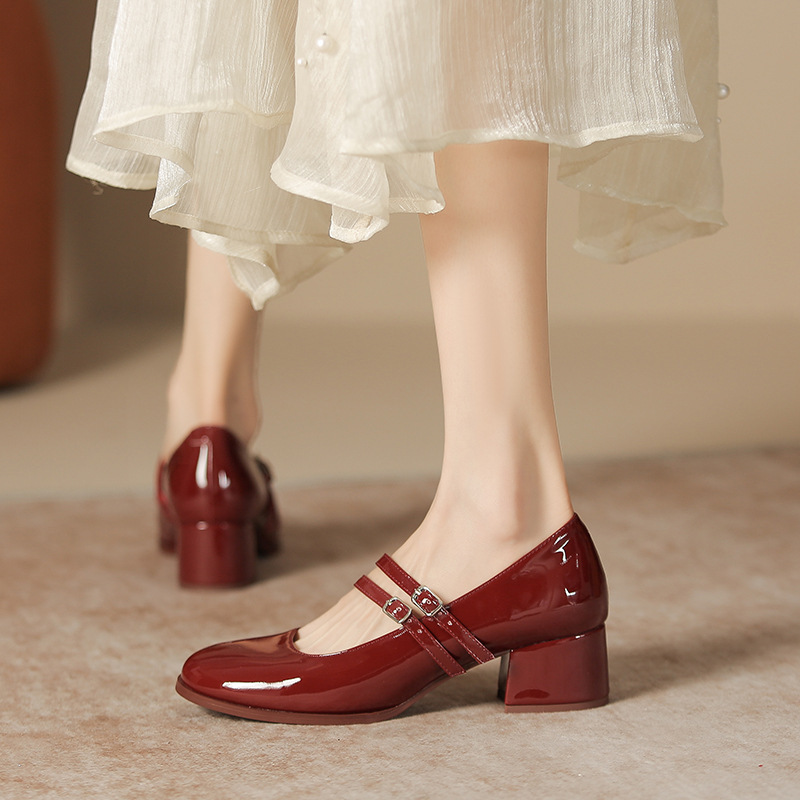 平替真皮单鞋粗跟2025新款红色玛丽珍小皮鞋复古女鞋新娘订婚鞋子