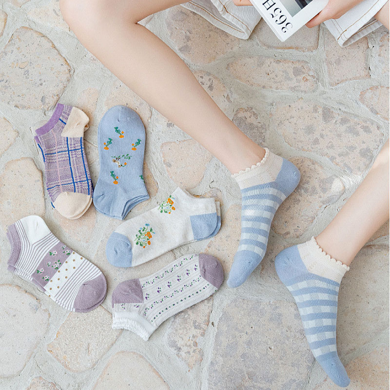 Women's spring and summer invisible socks, women's shallow mouth versatile new floral short socks, breathable and damp cotton socks, women's boat socks details Picture