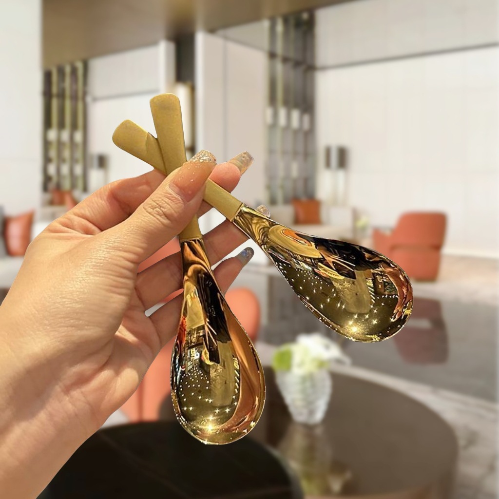 Stainless Steel Chinese Spoon Thickened Earl's Spoon Palace Spoon Hotel Deep Soup Spoon Children's Spoon Household Round Bottom Spoon Application Scenario