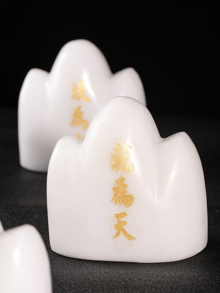 Lack of corner corner of the house special Taishan stone dare to retro natural jade home decoration office floor jewelry full figure