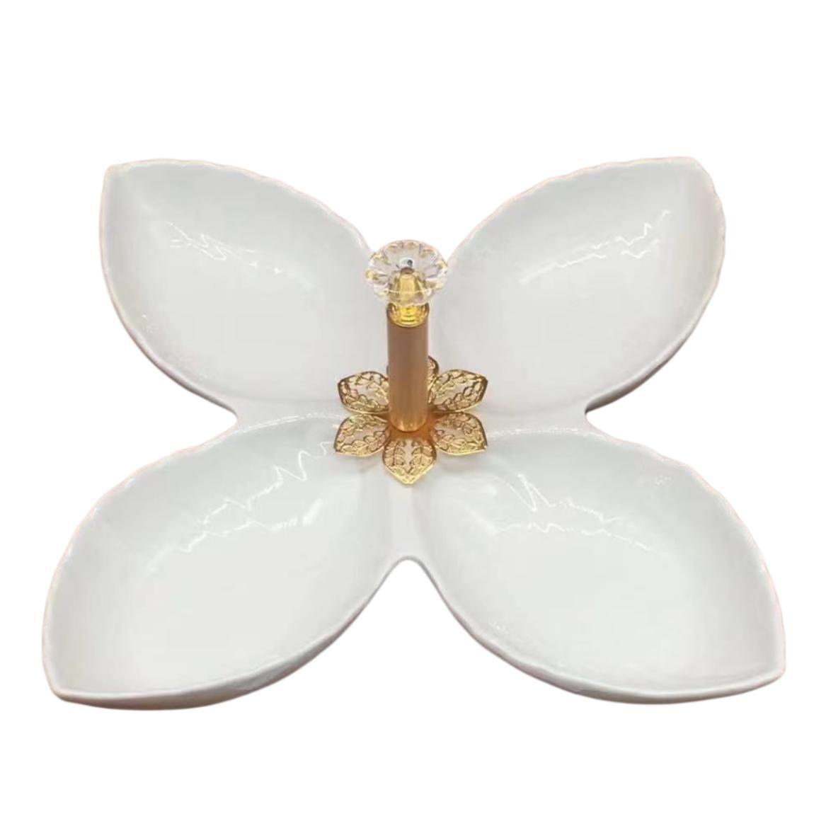 Four leaf lattice pure white fruit plate pure white ceramic multi-lattice fruit plate design sense of portable restaurant food four grid platter Application Scenario