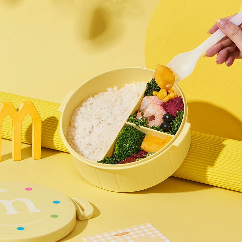 Student compartments lunch boxes with LIDS, microwave-heated meal boxes for going out, cartoon food preservation boxes, and light lunch boxes for office workers Application Scenario