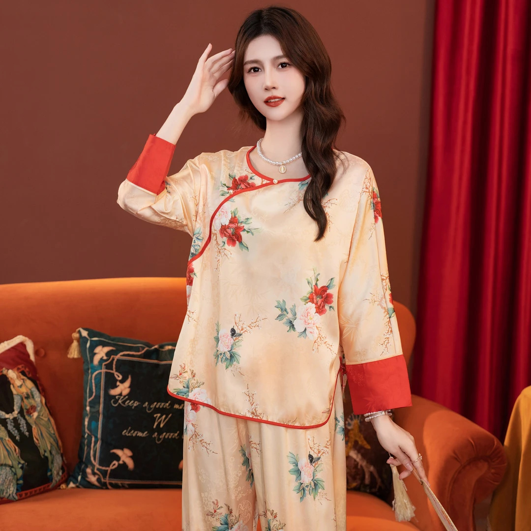 "National trend Shanghai story, retro Chinese style ice silk pajamas for women spring and summer jacquard round neck three-quarter sleeve home wear set. details Picture