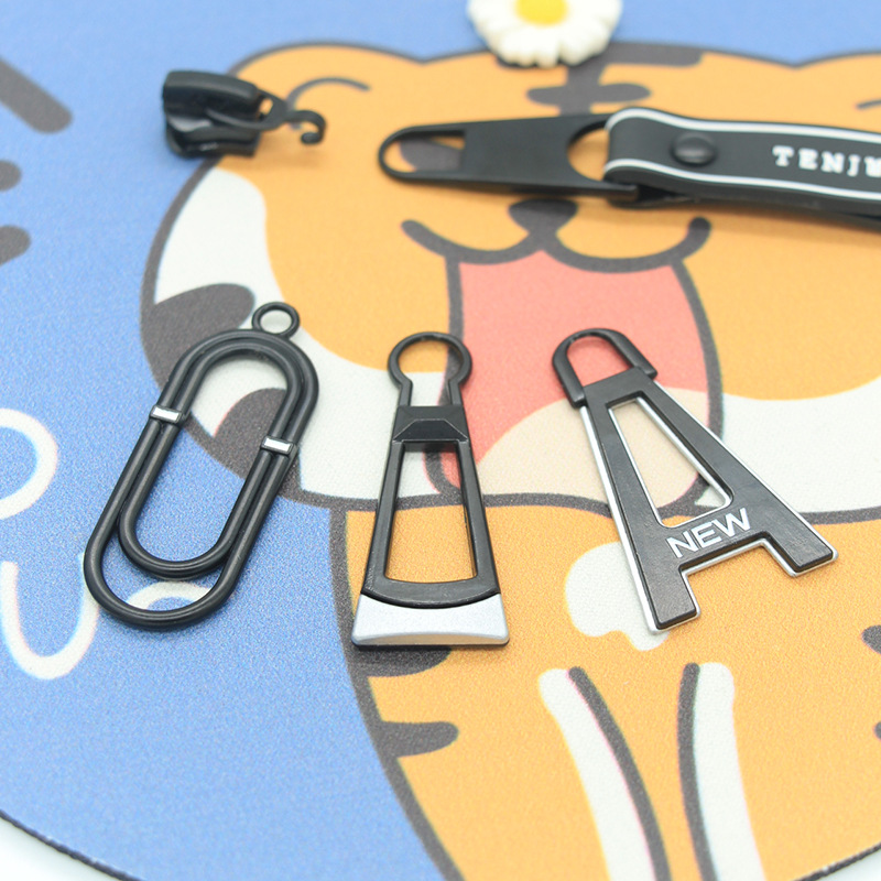 Factory direct sales of zinc alloy zipper head pieces, black high-end women's clothing bags, cotton-padded clothes wholesale, and extra-thick accessories Application Scenario