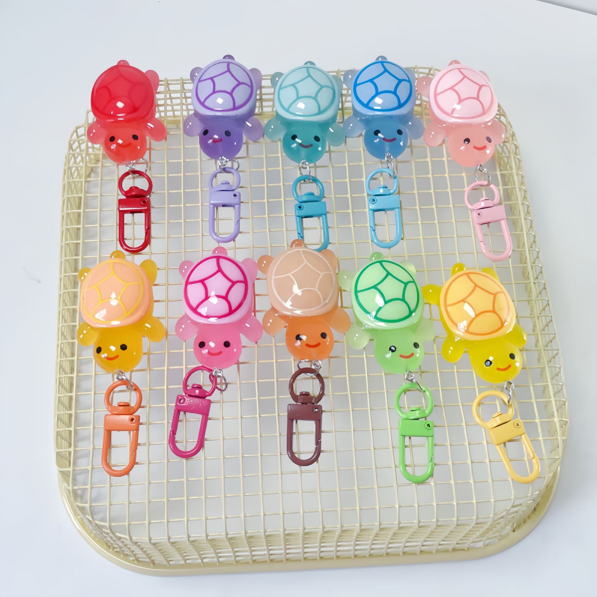 Hot resin luminous turtle keychain, colorful luminous turtle pendant, bag decoration, best friend and couple gift details Picture