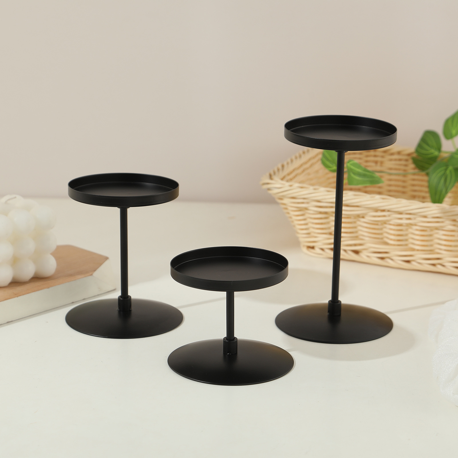 European Vintage Tray Candlestick Candle Base Amazon Cross-Border Candlestick Matte Disc Black Metal Iron Ornament