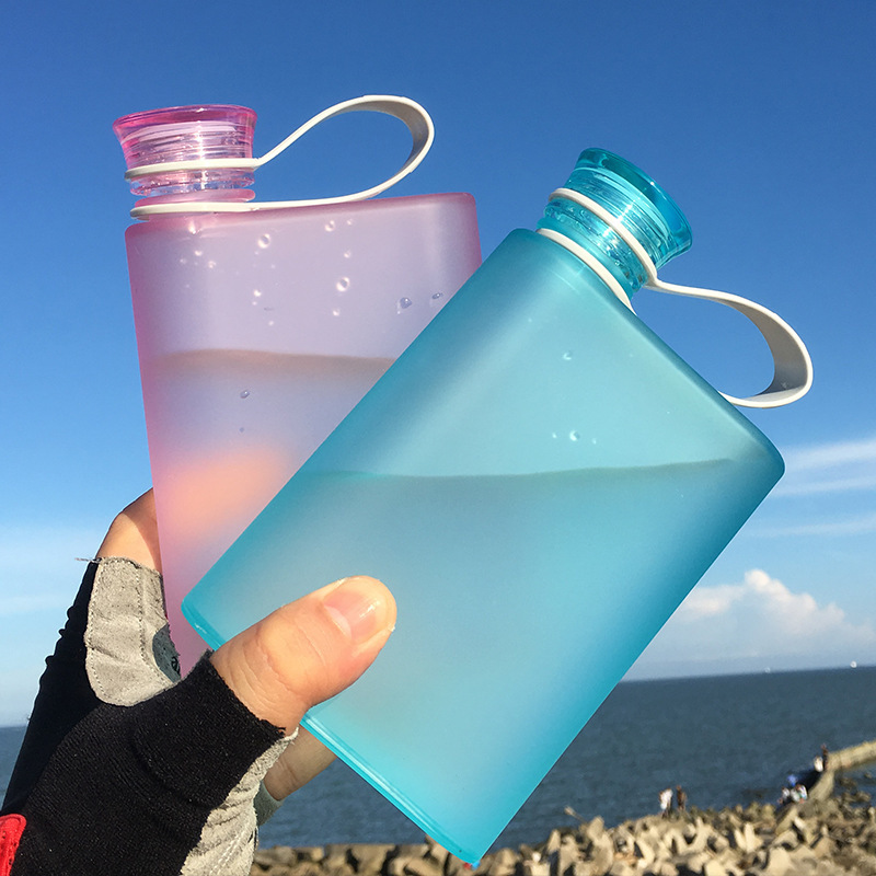 Large-capacity sports water cups, men's and women's tea cups, car water bottles, disposable cups, simple style sealed portable water cups