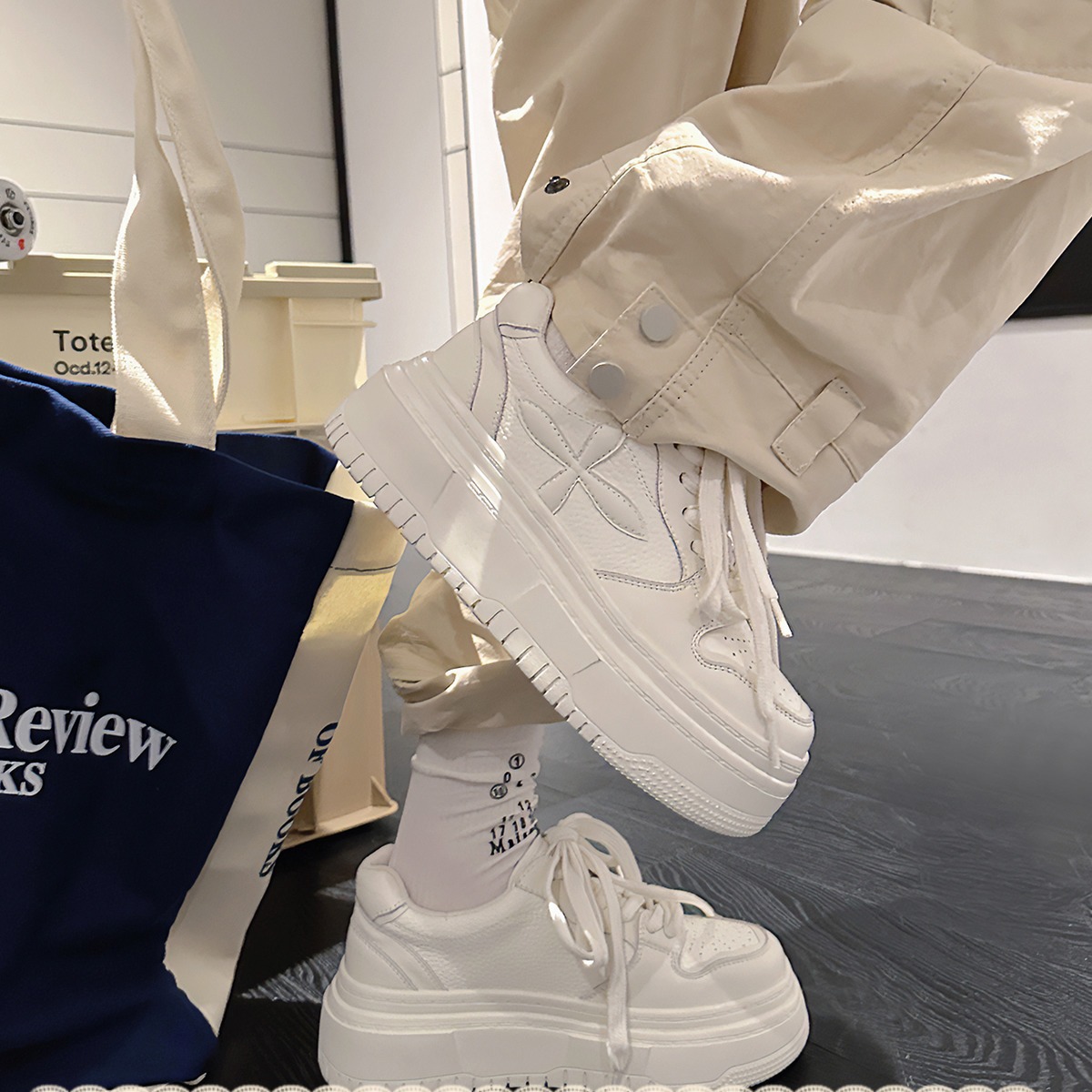 High version ~ cowhide 2024 spring new thick soled small white shoes Korean version of leisure everything inside the increase leather board shoes women full figure