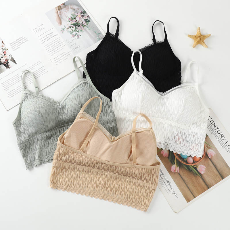 New lace spaghetti-strap beautiful back, chest wrap, strapless, latex breast pad, no steel ring, adjustable shoulder strap, base layer, underwear and bra Application Scenario