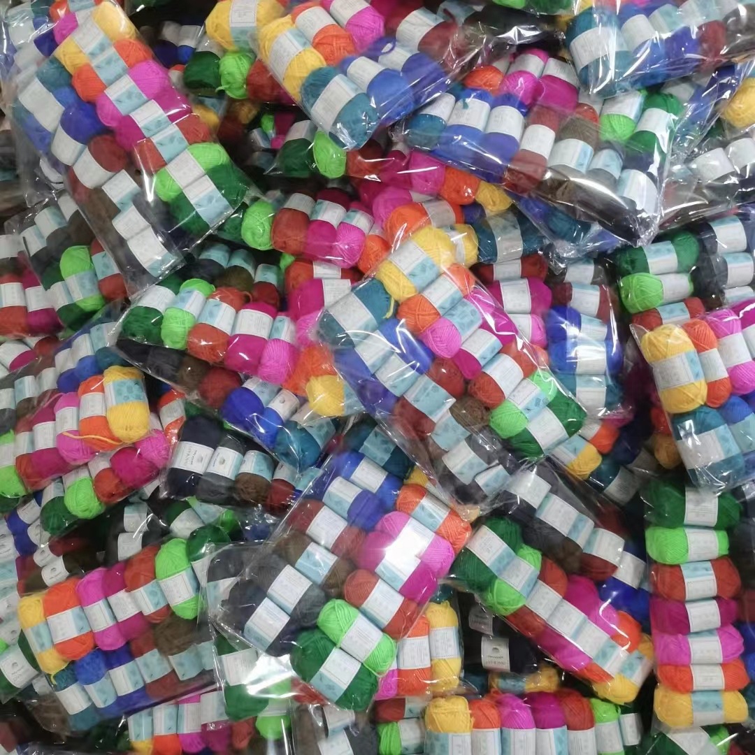 Wholesale 13G 4-strand acrylic yarn, wholesale 4-strand yarn, crochet diy material package, weaving 4-strand yarn details Picture