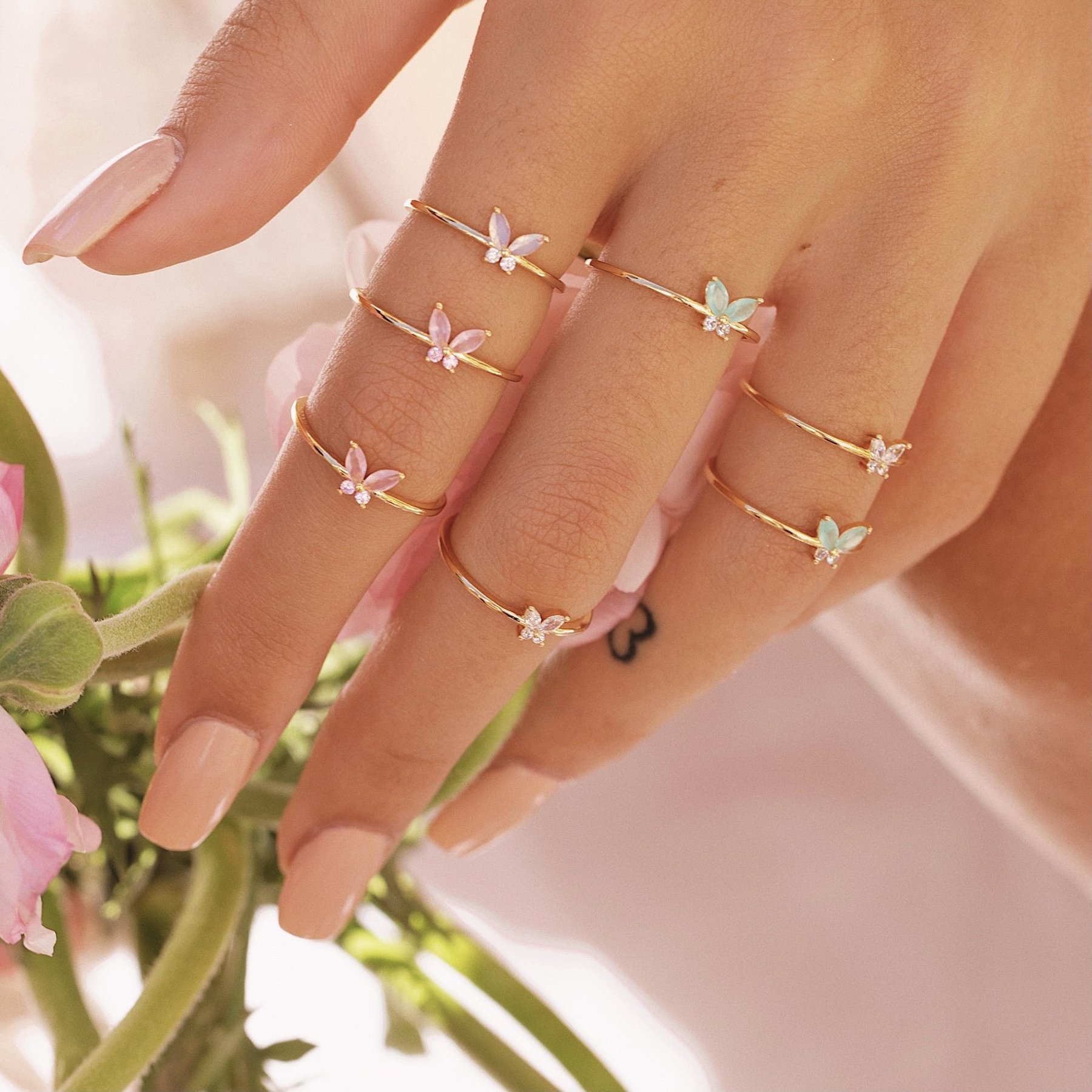 Cross-border jewelry: Popular INS colored zircon rings, bear heart, flower, butterfly rings, jewelry for women