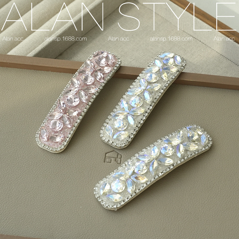 The new Korean hair clips, featuring a full diamond edge clip, are super shiny and high-end. They are simple and stylish, with bangs and bb clips, as well as hair accessories and headwear pic 5