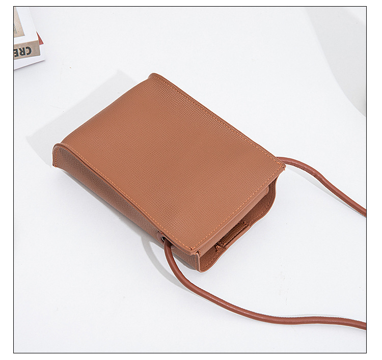 Korean Version Vertical Mobile Phone Bag Female Fashion Simple Large Capacity Three-Dimensional Crossbody Bag Japanese Foreign Trade Cross-Border Shoulder Bag Application Scenario