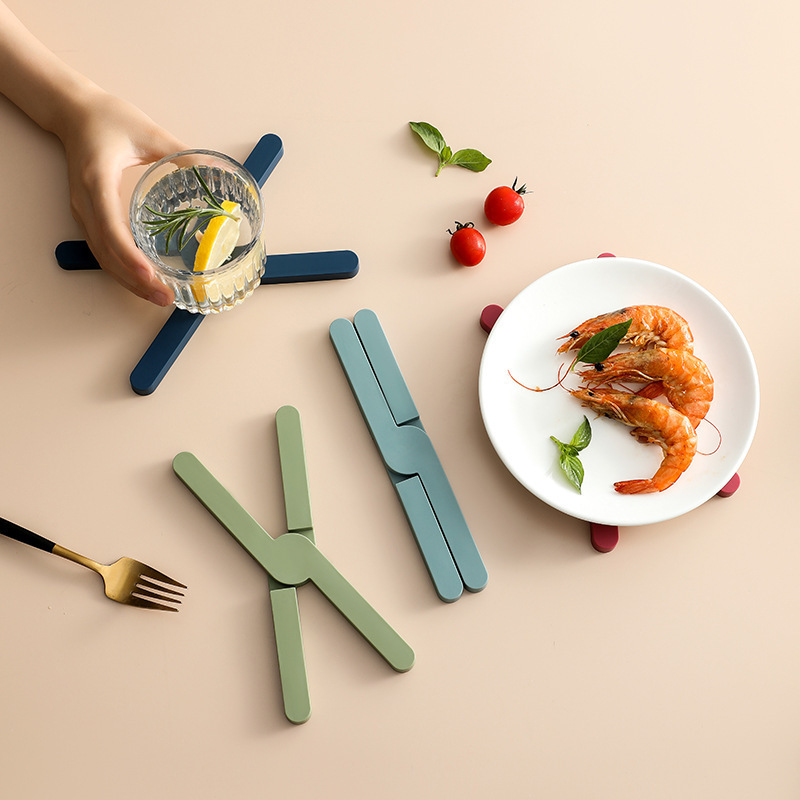 Folding placemats, heat insulation pads, household table MATS, soft rubber coasters, heat-resistant bowl MATS, high-temperature resistant and anti-slip silicone table MATS