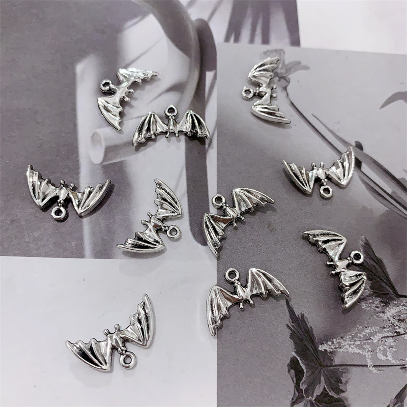 DIY zinc alloy jewelry accessories, bat pendants, Halloween earrings, necklaces, bracelets, beads, keychains, pendants details Picture