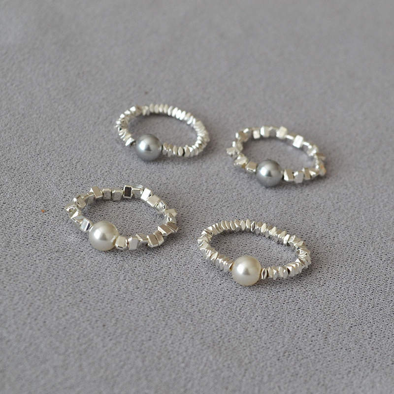 A simple and elegant elastic ring index finger ring with a cold style of irregular-shaped silver pearls from Japan and South Korea