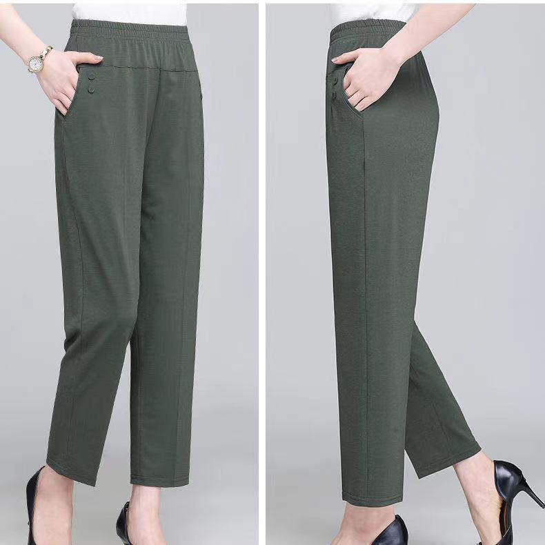 For middle-aged and elderly people in summer, there are thin, elastic, tight-waisted straight-leg pants that can be worn as outerwear, high-waisted mom pants, and casual pants Application Scenario