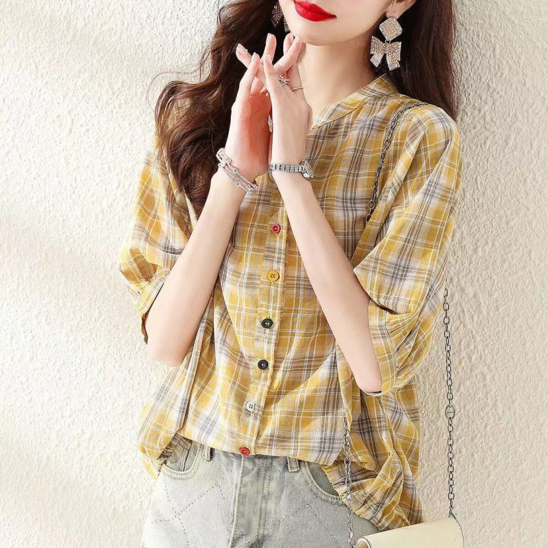 Design Sense Of Small Shirt Women 2023 Summer New Cool Casual Women's Short Sleeve Cotton Plaid Shirt details Picture