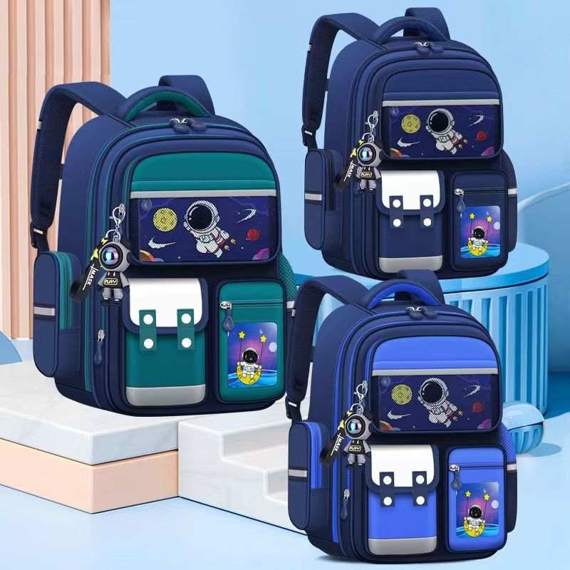 Astronaut children's large-capacity schoolbag for boys, primary school students from grades 1 to 6, spine protection and burden reduction ultra-light boys' backpack details Picture