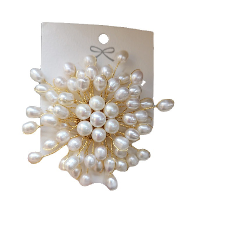 Korean Version Of Dongdaemun Natural Fresh Water Pearl Rhinestones Hand Corsage Everything With Brooch Sweater Pin High-Grade Accessories Item Picture