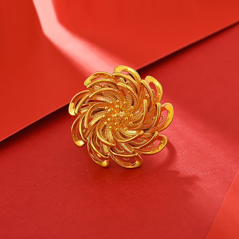 Chuangmei Jewelry's 24K gold-plated flower blooming prosperity ring is a unique and retro design for women's wedding rings details Picture